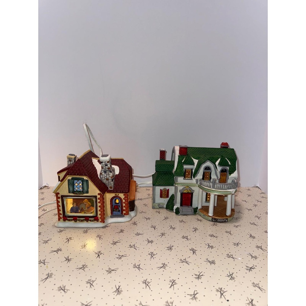 Vintage O'Well 1995 Christmas Village Houses Ceramic Lighted Set of 2 Green Red